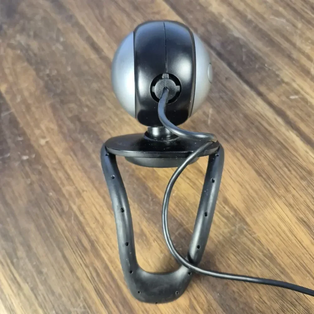 Logitech 1:3 Megapixel External USB Webcam - Picture 5 of 10